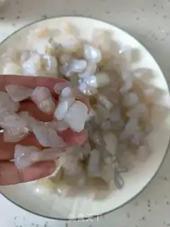 Make Colored shrimp dumplings step 1