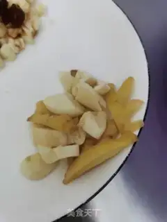Make Meat-cracked snow beans step 1