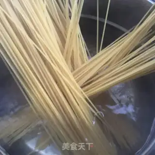 Make Spaghetti step 1