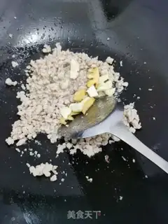 Make Meat-cracked snow beans step 5
