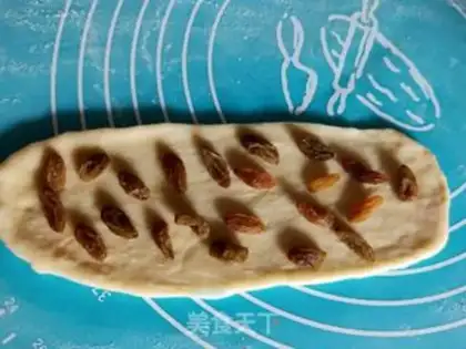 Make A little bread from honey step 4