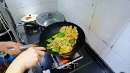 Make Spicy potatoes step 5