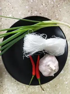 Make Garlic fan shrimp step 1