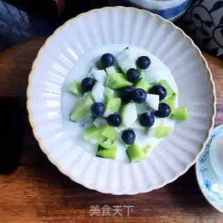 Make cucumber blueberry yogurt step 6