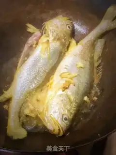 Make The yellowfish step 0