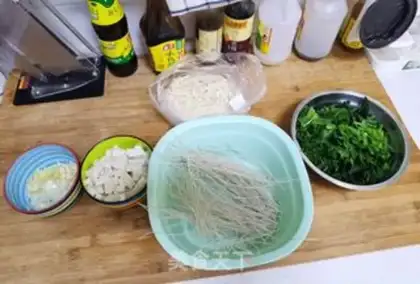 Make Three noodles step 0