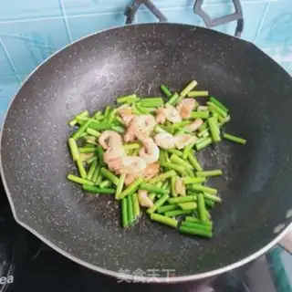 Make Garlic shrimp step 7