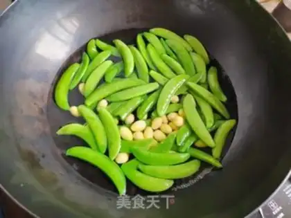 Make Shrimp-breed sweet beans step 2