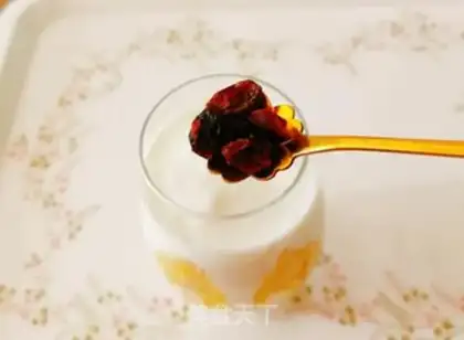 Make Banana yogurt cup step 4