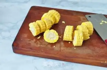 Make Suffering melon corn soup step 2