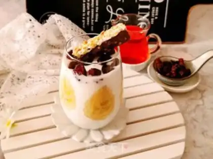 Make Banana yogurt cup step 6