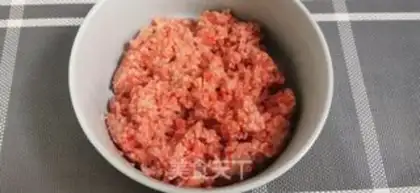 Make Black pepper beef pie step 1