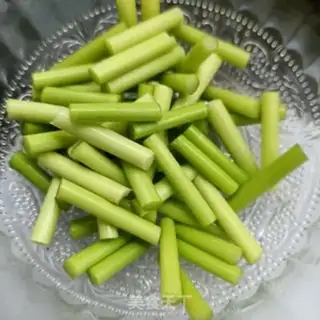 Make Garlic crotch step 1
