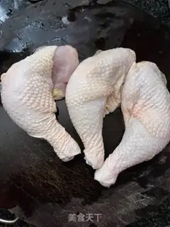 Make Five fingers of peach chicken leg step 2
