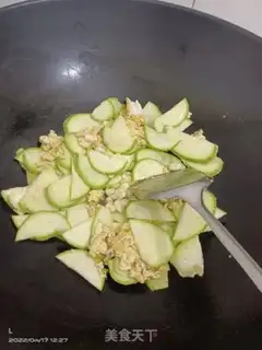 Make Cracker eggs step 1