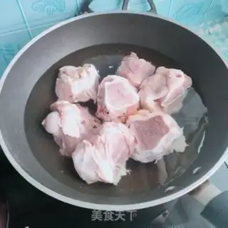 Make Big bone chili step 0