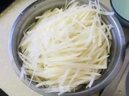 Make Spicy potatoes with noodles step 0