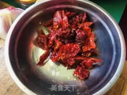 Make Spicy potatoes with noodles step 1
