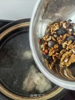 Make Yuen Yuen soup step 1