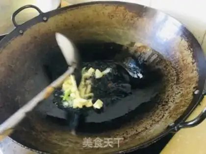 Make Spicy potatoes with noodles step 3