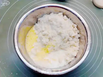 Make raisin coconut scon step 4