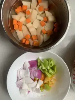 Make Curry potato chicken step 2