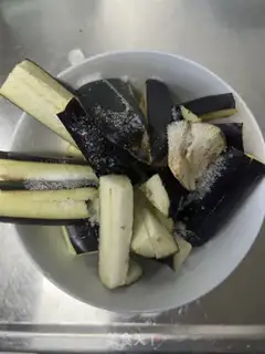 Make Cheese and pork fans step 1