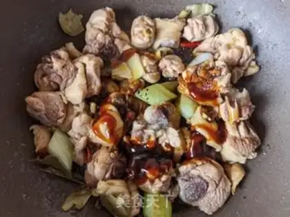 Make Roasted corn potatoes, chicken legs step 8
