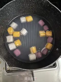 Make Milk and fruit tacos step 1