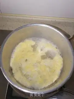 Make Scrambled eggs step 2