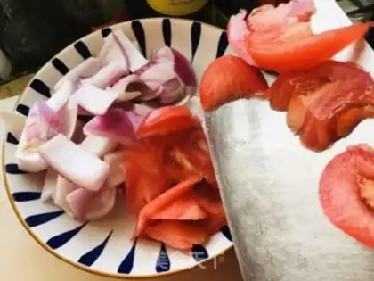 Make Onion fried eggs step 0