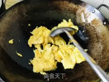 Make Onion fried eggs step 3