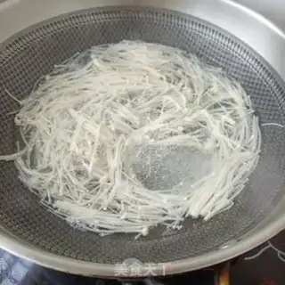 Make The heartbrush, the golden mushrooms, the chicken legs step 2