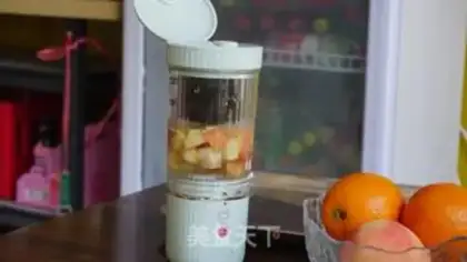 Make Peaches urchin tea and orange juice step 3