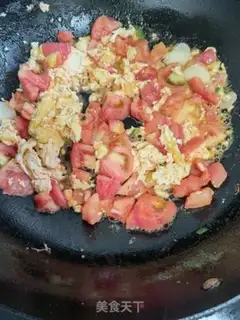 Make Tomato fried eggs step 2