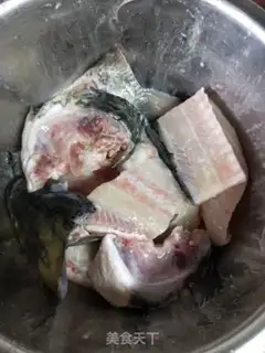 Make Scrambled fish head step 1