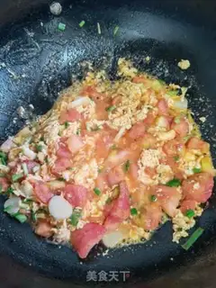 Make Tomato fried eggs step 3