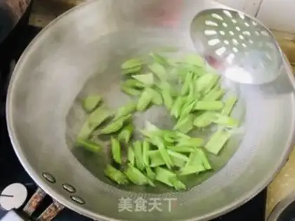 Make Celery makes lilies step 2
