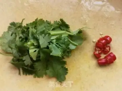 Make Dutch cucumber onions mixed with little sea belts step 4