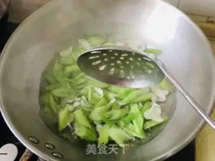 Make Celery makes lilies step 3