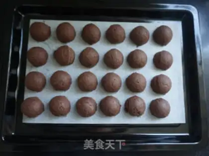 Make Coconut cocoa sauce ice cream balls step 7