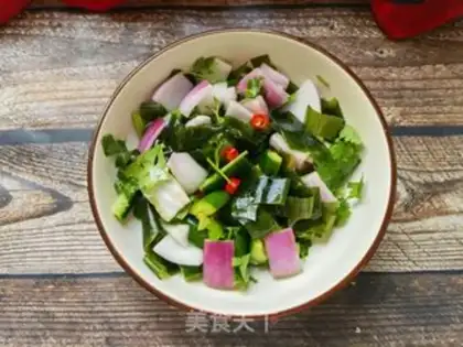 Make Dutch cucumber onions mixed with little sea belts step 9