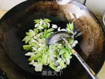 Make Scrambled fish head step 13