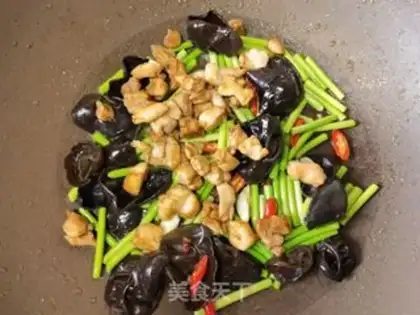 Make Garlic moths and chicken legs step 10