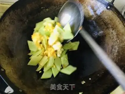 Make Fried eggs step 6