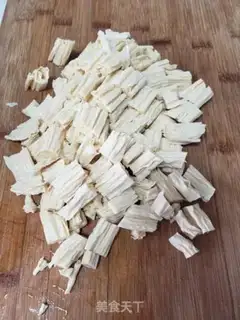Make Eggs and meat noodles step 3
