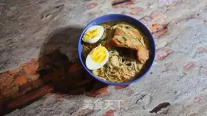 Make Eggs and meat noodles step 5