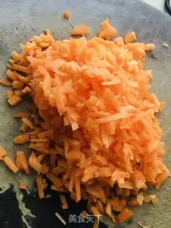 Make Beef grains of carrots and onion fried rice step 0