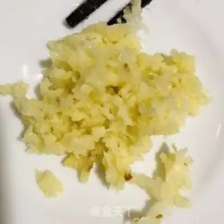 Make Sesame sauce and cucumber step 1