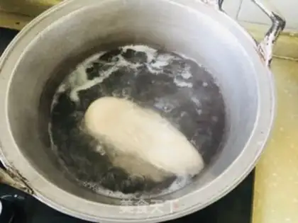 Make The sailor tore the chicken step 0
